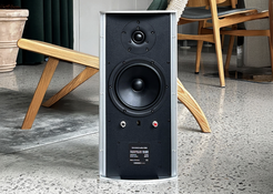 Cornered Audio C6 SE to głośnik High-End z duńskim wooferem 6,5", mocą 125 W, skutecznością 90 dB i pasmem od 56 Hz. Do stereo i kina domowego.