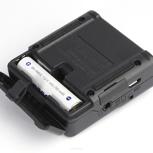 TASCAM DR-10L  Przenośny rejestrator cyfrowy z mikrofonem lavalier, zapis na karcie pamięci microSD. KOLOR  BIAŁY - 4