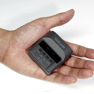 TASCAM DR-10L  Przenośny rejestrator cyfrowy z mikrofonem lavalier, zapis na karcie pamięci microSD. KOLOR  BIAŁY - 5