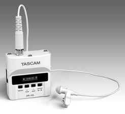 TASCAM DR-10L  Przenośny rejestrator cyfrowy z mikrofonem lavalier, zapis na karcie pamięci microSD. KOLOR  BIAŁY