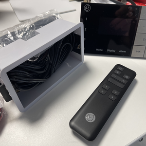 Systemline SE01501 E100 (E-100) Jednopokojowy system audio z dotykowym panelem naściennym z radiem DAB/DAB+, FM, Bluetooth, AUX i 2 głośnikami Melodika BLi6 - 3