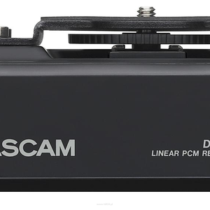 TASCAM DR-70D  Rejestrator cyfrowy przeznaczony do aparatów fotograficznych DSLR i kamer - 3