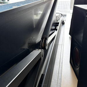 Mistrzostwa Europy w piłce nożnej na dużym ekranie  Zestaw do restauracji / baru / domu / na taras / do apartamentu Projektor EPSON EH LS 800  Ekran elektrycznie wysuwany SUPREMA LIBRA ELECTRO 120 