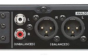 TASCAM CD-400UDAB CD/SD/USB/Bluetooth-player z odbiornikiem BlueTooth i tunerem DAB +/FM - 2