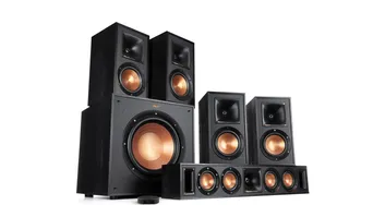 Klipsch Reference RW 5.1 pack WiSA pozwala na stworzenie wielokanałowego kina domowego bez konieczności prowadzenia przewodów głośnikowych.