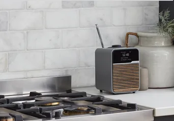 Ruark R1S Smart Radio Spotify Connect /DAB/DAB+/FM Lakier w kolorze szarości z maskownicą z orzecha włoskiego