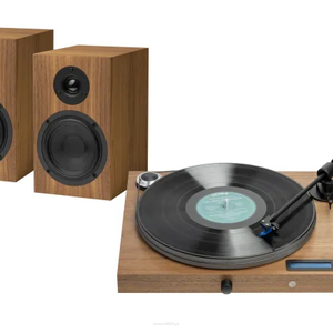 Pro-Ject Juke Box S2 HIFI SET System oferuje odtwarzanie płyt winylowych, dwa wejścia  liniowe oraz Bluetooth oraz jedno wyjście linowe. Wbudowany wzmacniacz stereo posiada moc 2 × 50W z kolumnami głośnikowymi Speaker Box 5 S2 - 2