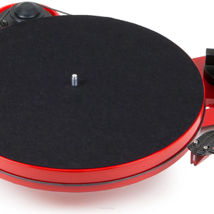 Pro-Ject RPM 1 Carbon bez wkładki Gramofon analogowy z silnikiem synchronicznym umieszczonym niezależnie po za bazą gramofonu oraz napędem paskowym - 3