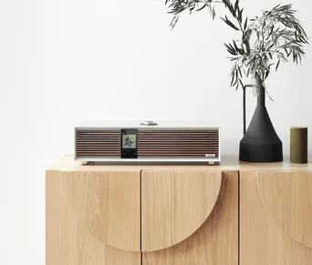 RUARK R410 zintegrowany system audio streaming przez Spotify Connect, Tidal Connect, Apple Airplay 2 i wbudowany Chromecast,