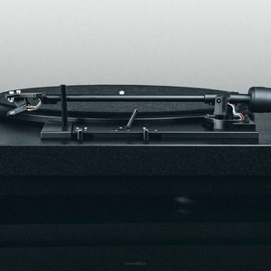 PRO-JECT A1 Czarny Mat Automatyczny gramofon - 2