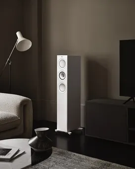 KEF R5 META White Gloss  z technologią absorpcji metamateriałów