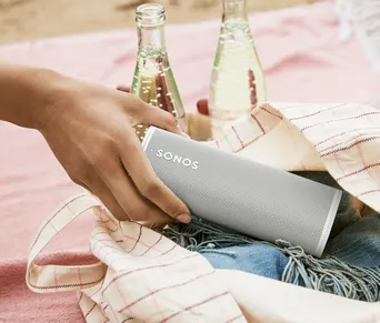 Sonos ROAM Wodoodporny (IP67) White  Ponad 10 godzin pracy na akumulatorze Funkcja sterowania głosowego