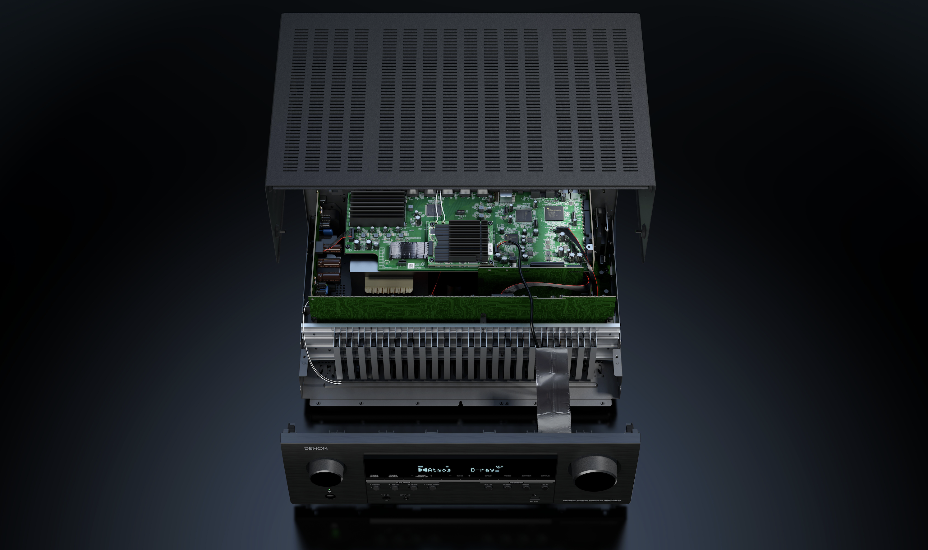 Wnętrze amplitunera Denon AVR-S980H – zaawansowane podzespoły audio i układ zasilania