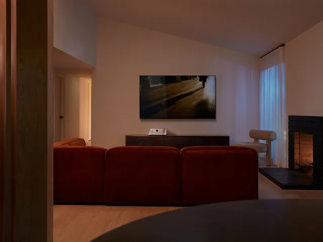 Marantz przedstawia nową kolekcję komponentów AV serii CINEMA