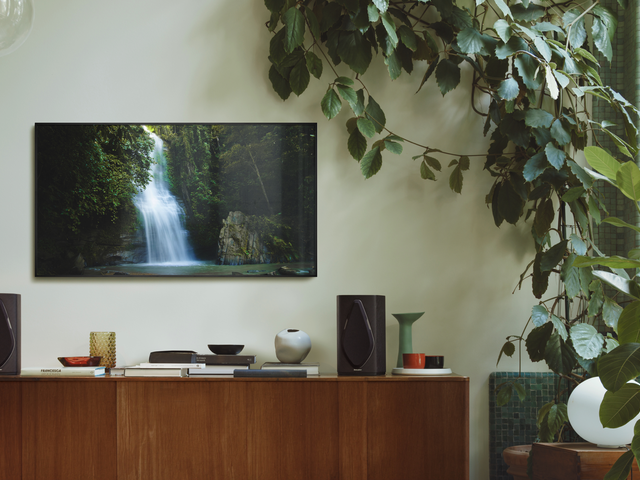 SONUS FABER PRZEDSTAWIA DUETTO BEZPRZEWODOWY SYSTEM AKTYWNYCH GŁOŚNIKÓW STEREO Kompaktowy system bezprzewodowych głośników stereo bazujący na doświadczeniu marki w projektowaniu dźwięku