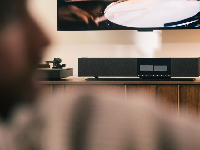 Cambridge Audio Evo One Midnight – muzyka, elegancja i moc 700 W w jednej obudowie